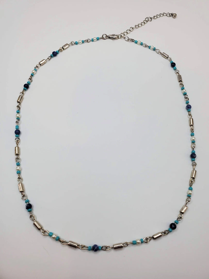 Violet's Coffre Vintage Blue And White Beaded Necklace - 1 Of 1 4 Violet's Coffre Vintage Blue And White Beaded Necklace - 1 Of 1