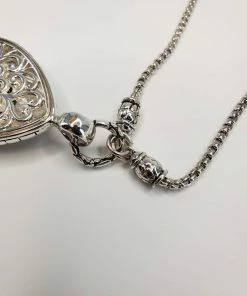 Violet's Coffre Vintage Jeweled Turtle Shell Pattern Silver Tone Pendant Nekclace - 1 Of 1