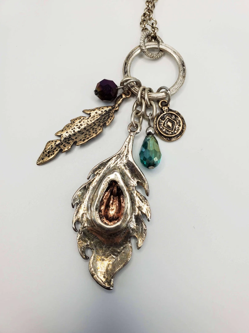 Violet's Coffre Vintage Feather Jewel Necklace - 1 Of 1 5 Violet's Coffre Vintage Feather Jewel Necklace - 1 Of 1