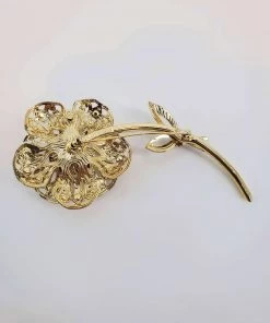 Violet's Coffre Vintage Sarah Coventry Jeweled Rose Brooch - 1 Of 1