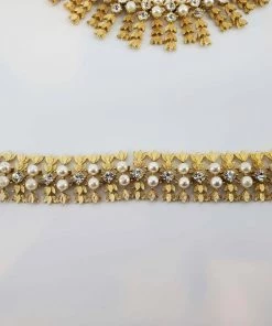 Violet's Coffre Vintage Sarah Coventry Matching Golden Leaf Pearl And Stud Necklace And Bracelet - 1 Of 1