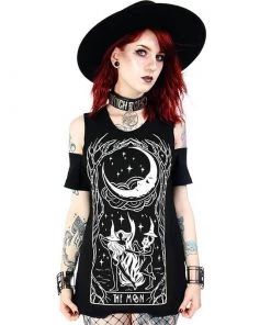 RESTYLE Witches Chant Cold Shoulder T-Shirt
